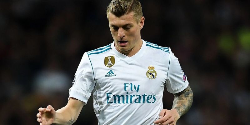 Kroos's Evolution: From Attacking Midfielder to Defensive Orchestrator